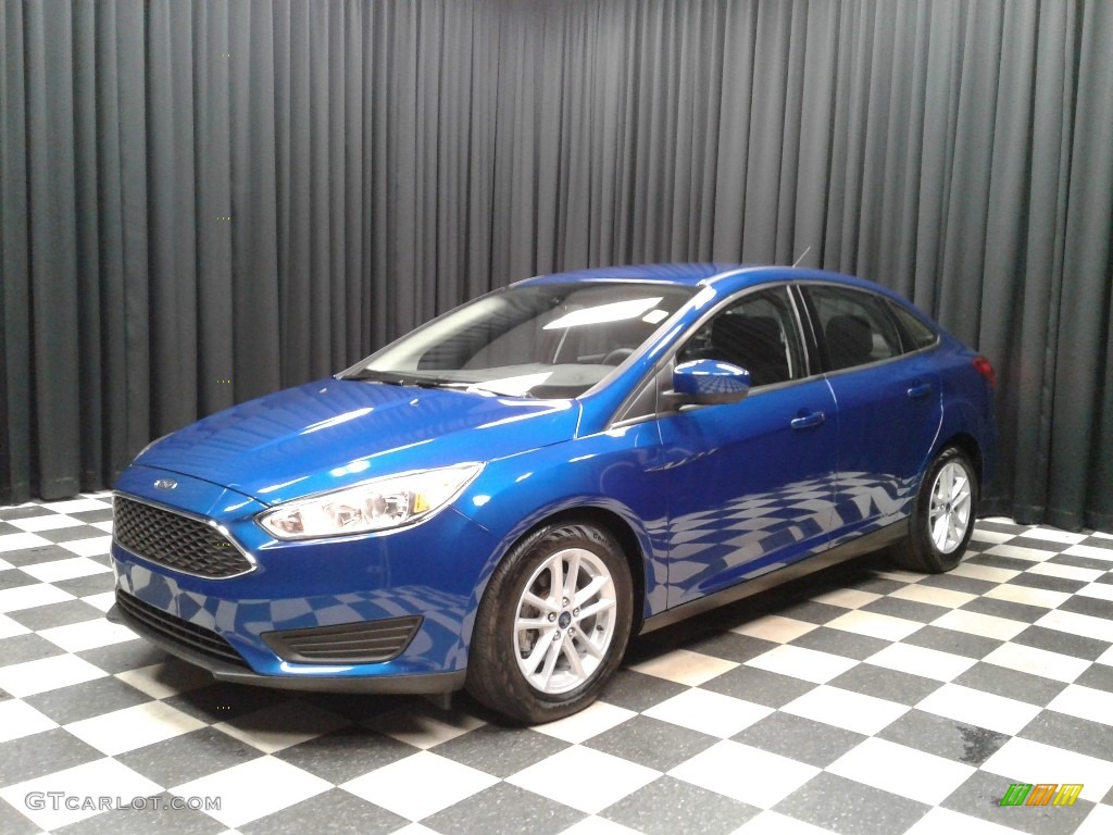 2018 Focus SE Sedan - Lightning Blue / Charcoal Black photo #2