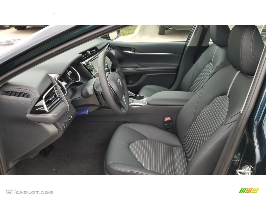 Black Interior 2020 Toyota Camry SE Photo #135533673