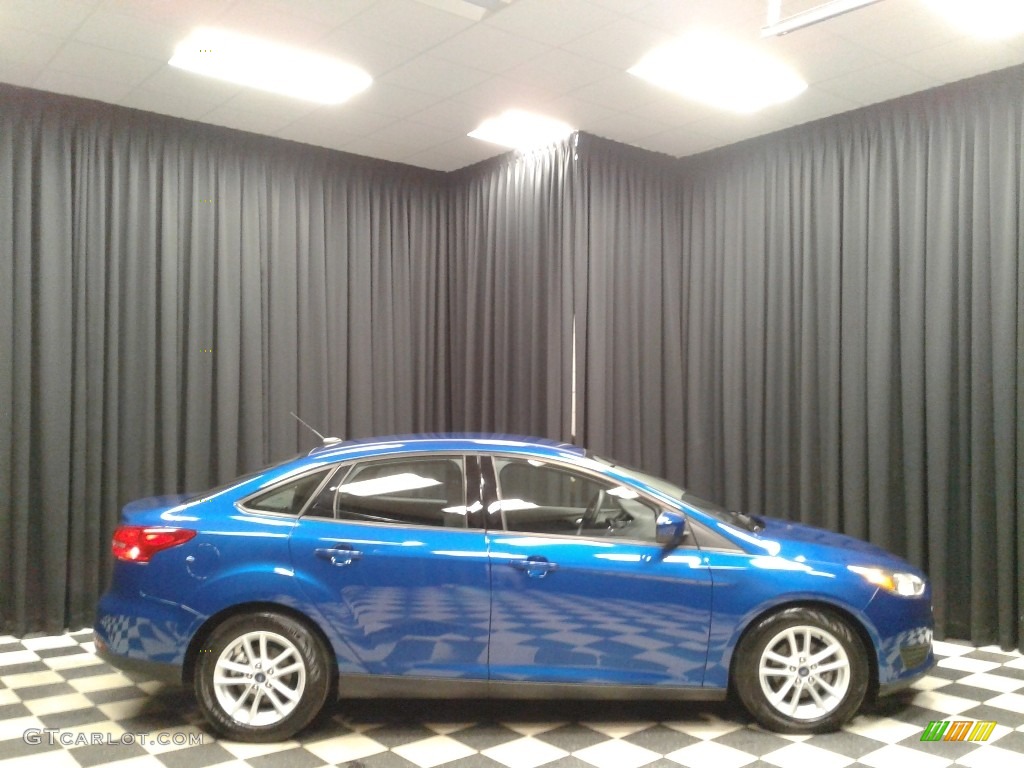 2018 Focus SE Sedan - Lightning Blue / Charcoal Black photo #5