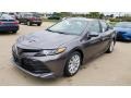 Front 3/4 View of 2020 Camry LE
