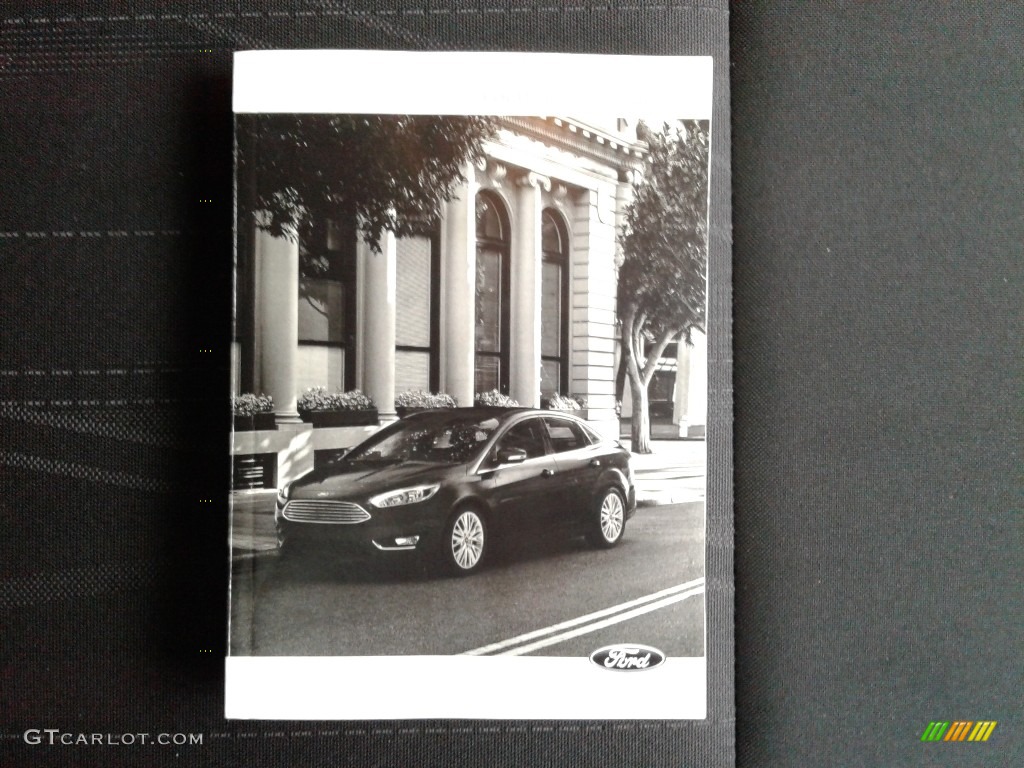 2018 Focus SE Sedan - Lightning Blue / Charcoal Black photo #30