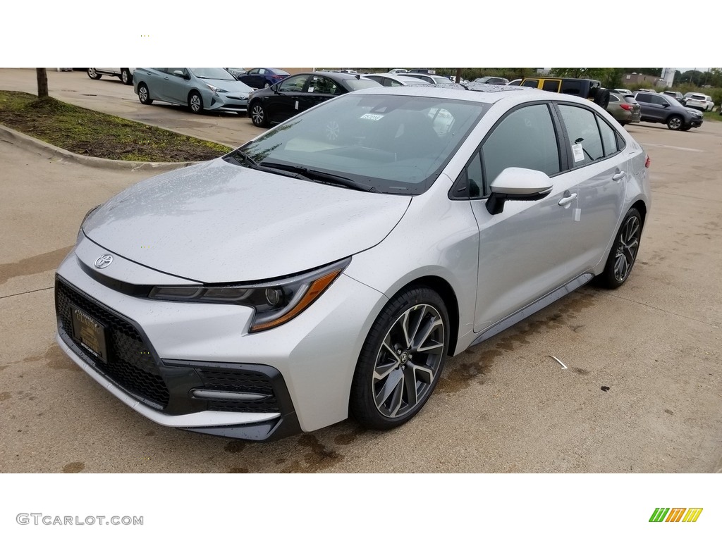 2020 Corolla SE - Classic Silver Metallic / Black photo #1