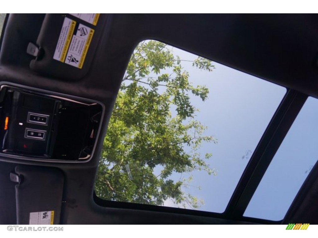 2020 Land Rover Range Rover Velar R-Dynamic S Sunroof Photo #135540852