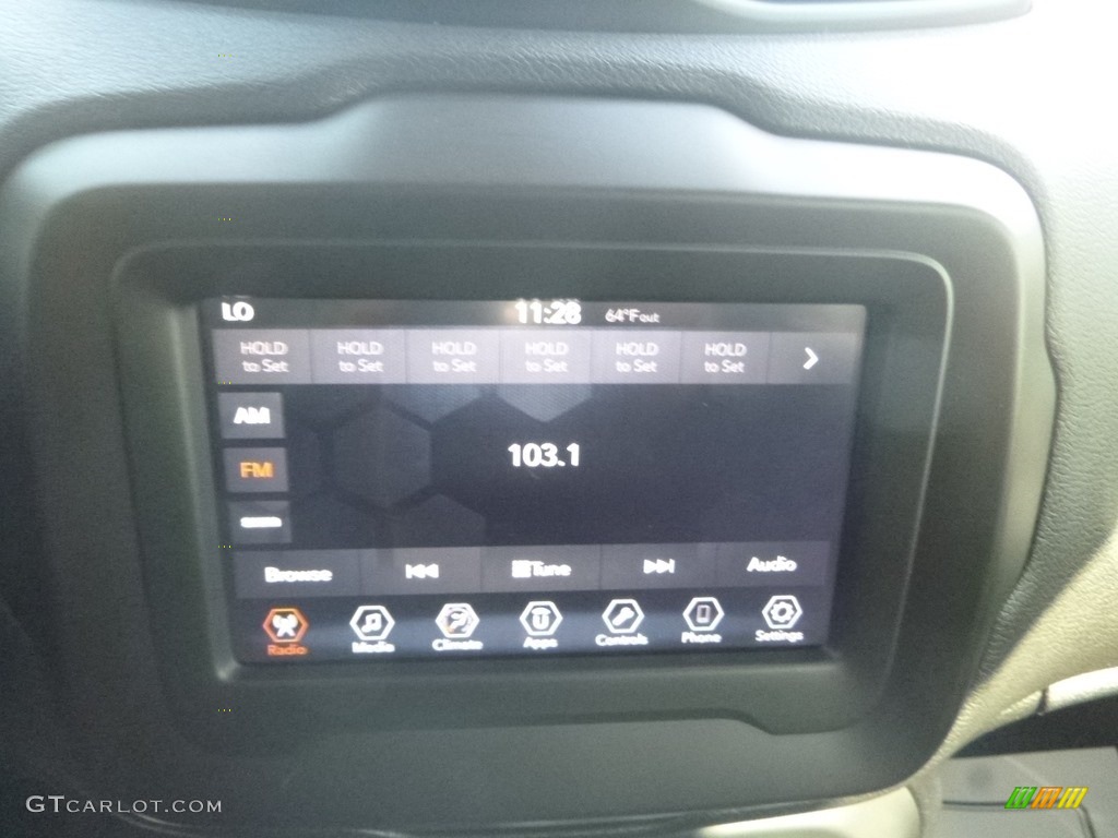 2018 Renegade Latitude 4x4 - Alpine White / Black photo #16