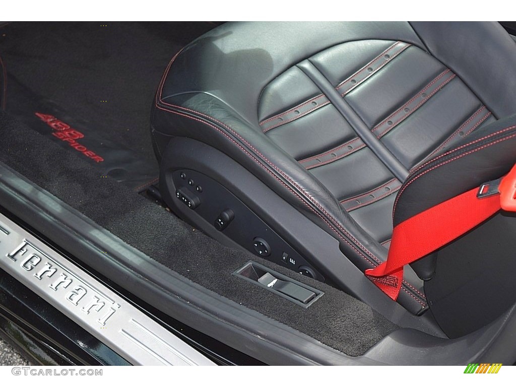 2017 Ferrari 488 Spider Standard 488 Spider Model Marks and Logos Photo #135550010