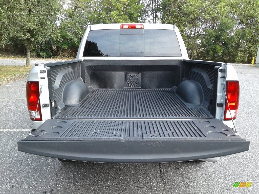 2018 1500 Big Horn Crew Cab 4x4 - Bright Silver Metallic / Black/Diesel Gray photo #12