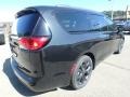 2020 Brilliant Black Crystal Pearl Chrysler Pacifica Touring L  photo #6