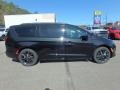 2020 Brilliant Black Crystal Pearl Chrysler Pacifica Touring L  photo #7