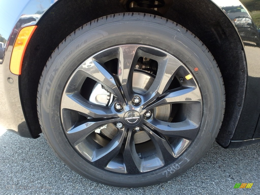 2020 Chrysler Pacifica Touring L Wheel Photo #135556427