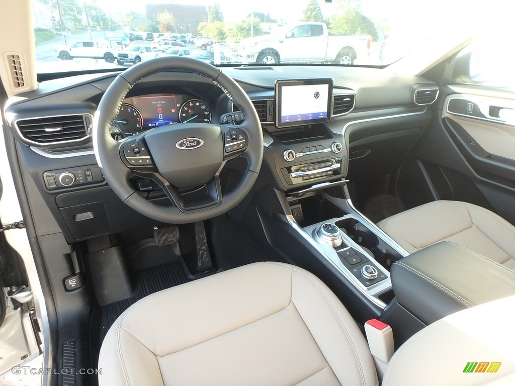 Sandstone Interior 2020 Ford Explorer XLT 4WD Photo #135556763