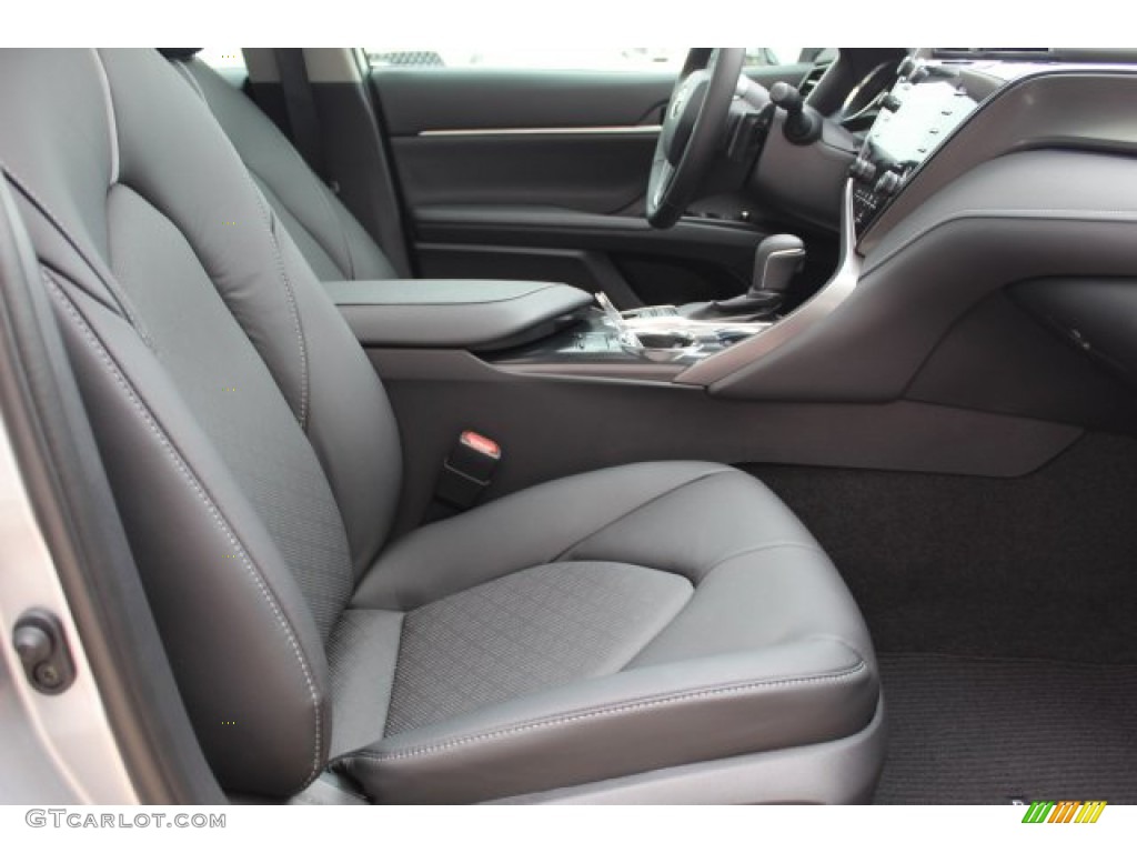 2019 Camry XSE - Celestial Silver Metallic / Black photo #32