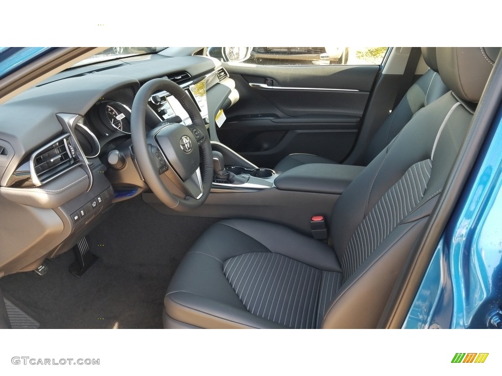 2020 Camry SE - Blue Streak Metallic / Black photo #2