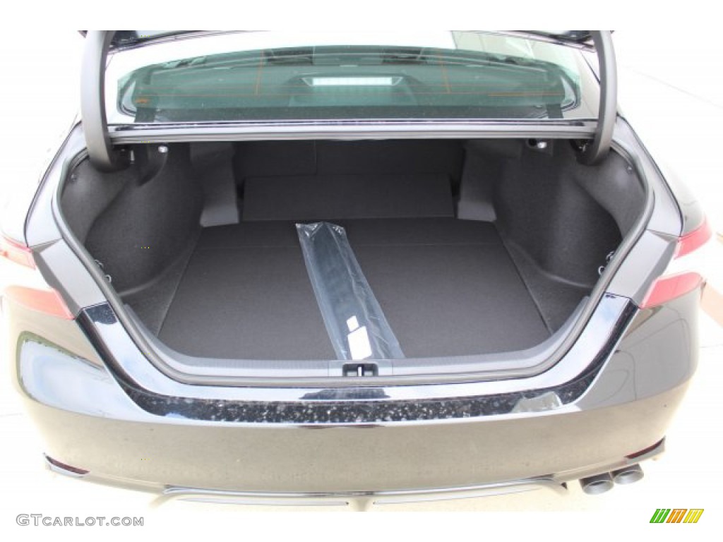 2020 Toyota Camry SE Trunk Photo #135566627
