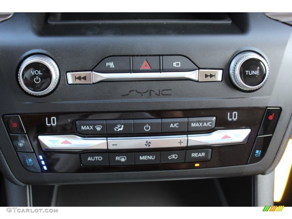 2020 Explorer Limited - Star White Metallic Tri-Coat / Sandstone photo #17