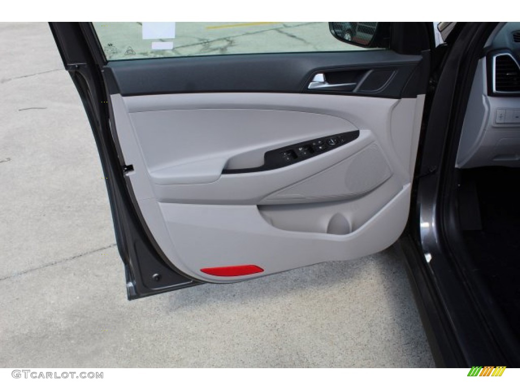 2020 Hyundai Tucson SE Gray Door Panel Photo #135585181