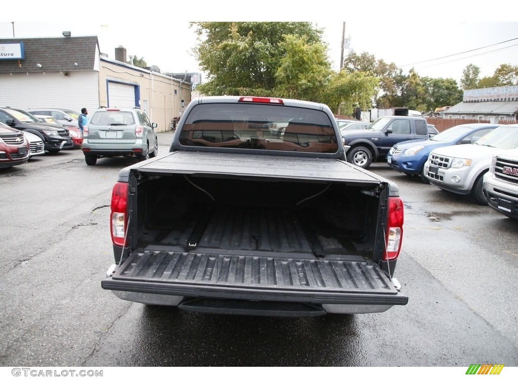 2012 Frontier SV Crew Cab 4x4 - Super Black / Steel photo #13