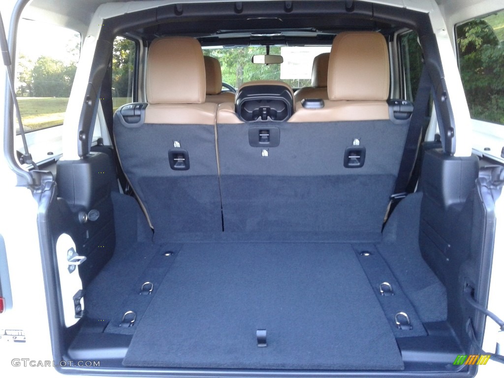 2020 Jeep Wrangler Unlimited Sahara 4x4 Trunk Photo #135591109