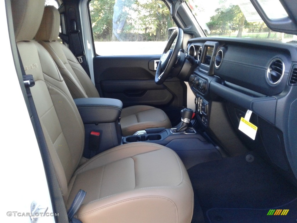 2020 Jeep Wrangler Unlimited Sahara 4x4 Front Seat Photo #135591121