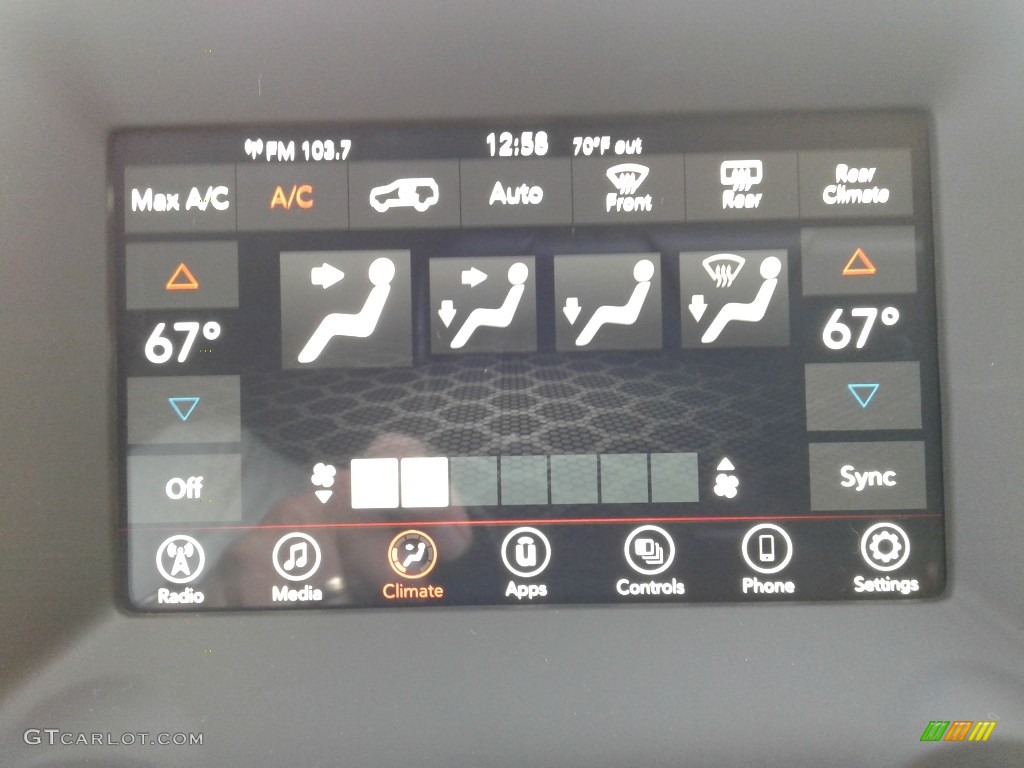 2020 Dodge Durango SXT Controls Photo #135591622