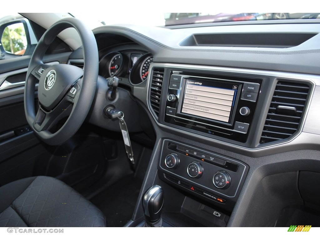 2019 Volkswagen Atlas S Controls Photos