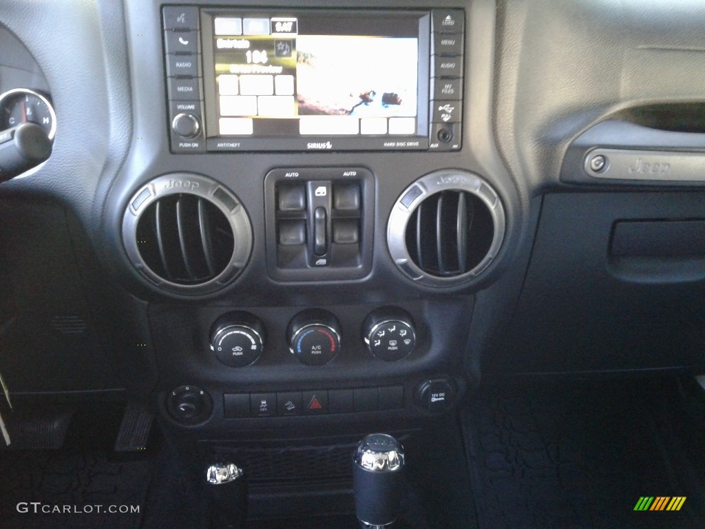 2017 Wrangler Unlimited Willys Wheeler 4x4 - Bright White / Black photo #20