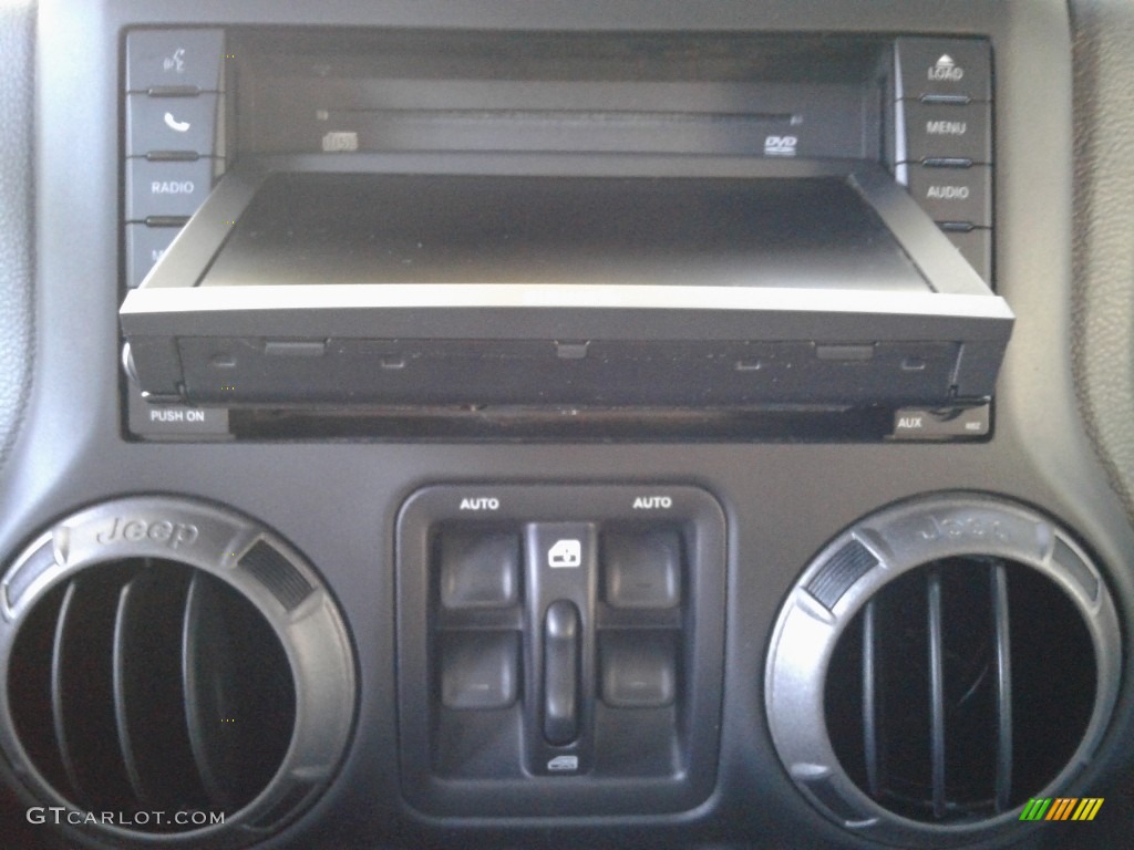 2017 Wrangler Unlimited Willys Wheeler 4x4 - Bright White / Black photo #22