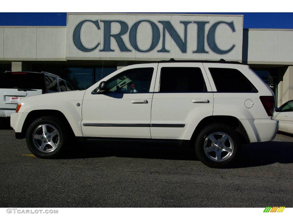 2005 Grand Cherokee Limited 4x4 - Stone White / Khaki photo #1