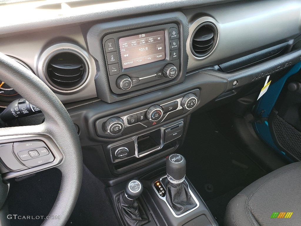 2020 Jeep Wrangler Sport 4x4 Controls Photo #135610992
