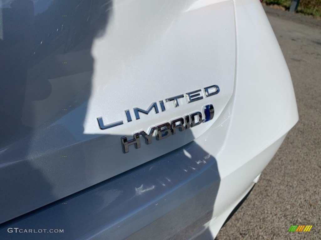2020 Toyota Avalon Hybrid Limited Marks and Logos Photo #135612543