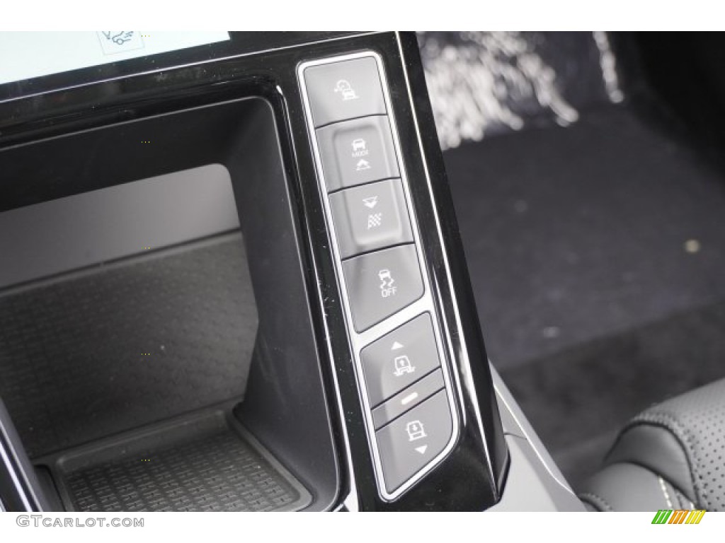 2020 Jaguar I-PACE S Controls Photo #135614939