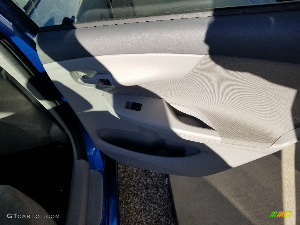 2009 Corolla LE - Blue Streak Metallic / Ash photo #17