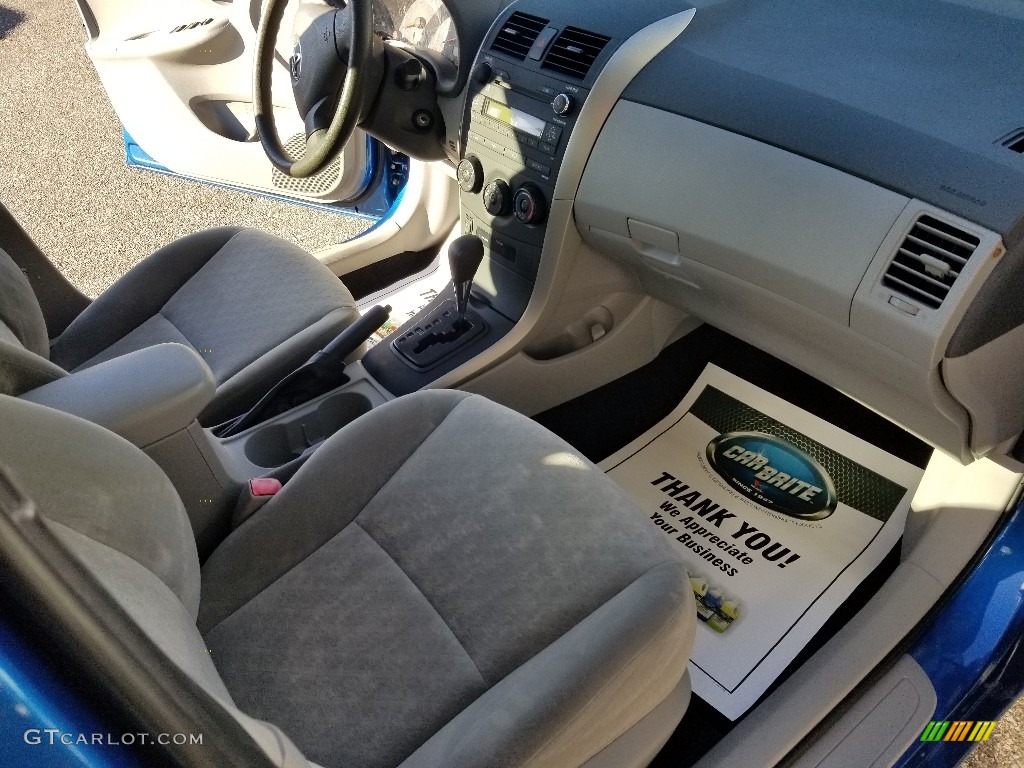 2009 Corolla LE - Blue Streak Metallic / Ash photo #18
