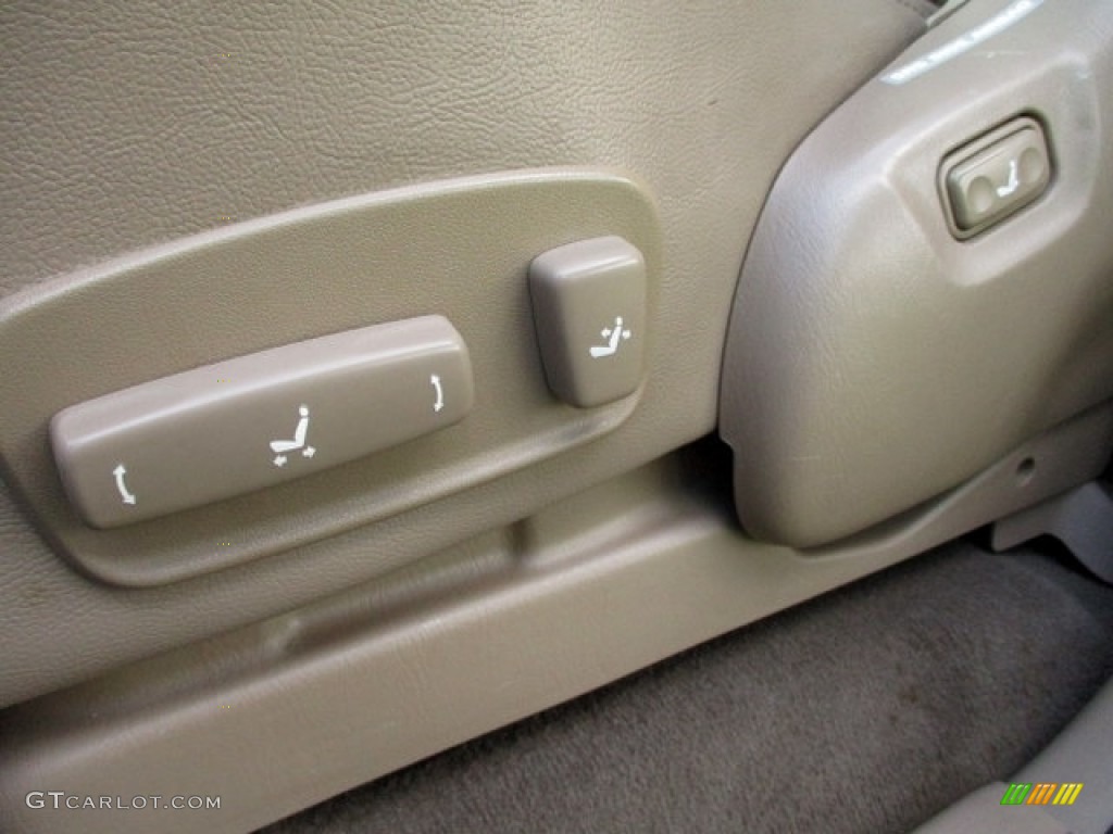 2003 Sequoia Limited 4WD - Black / Oak photo #20