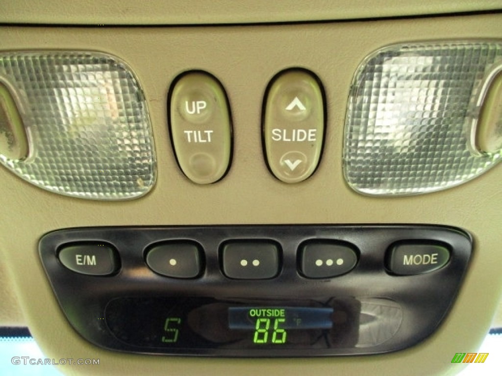 2003 Sequoia Limited 4WD - Black / Oak photo #34