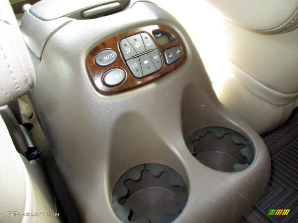 2003 Sequoia Limited 4WD - Black / Oak photo #42