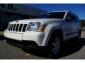 Stone White - Grand Cherokee Laredo Photo No. 2