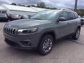 Sting-Gray - Cherokee Latitude Plus 4x4 Photo No. 5