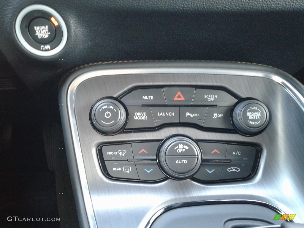 2019 Dodge Challenger R/T Scat Pack Stars and Stripes Edition Controls Photo #135627761