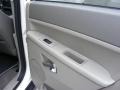 Stone White - Grand Cherokee Laredo Photo No. 18