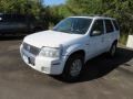 Oxford White - Mariner Luxury 4WD Photo No. 6