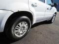 2006 Oxford White Mercury Mariner Luxury 4WD  photo #15