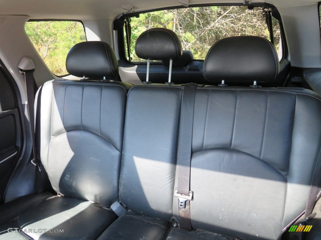 2006 Mariner Luxury 4WD - Oxford White / Pebble/Light Parchment photo #22