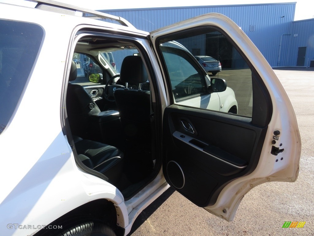 2006 Mariner Luxury 4WD - Oxford White / Pebble/Light Parchment photo #25