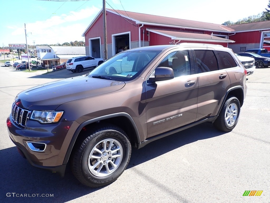 2020 Walnut Brown Metallic Jeep Grand Cherokee Laredo E 4x4 135632811