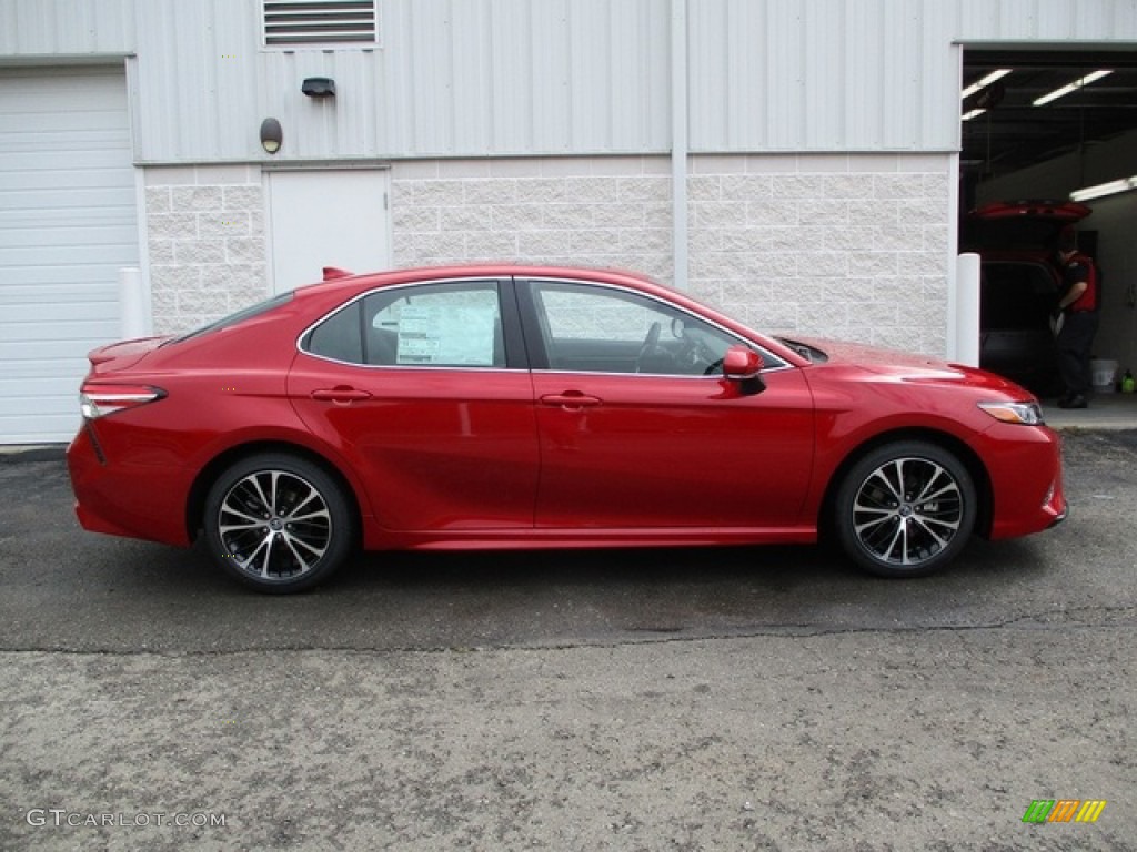 Supersonic Red 2020 Toyota Camry SE Exterior Photo #135638854