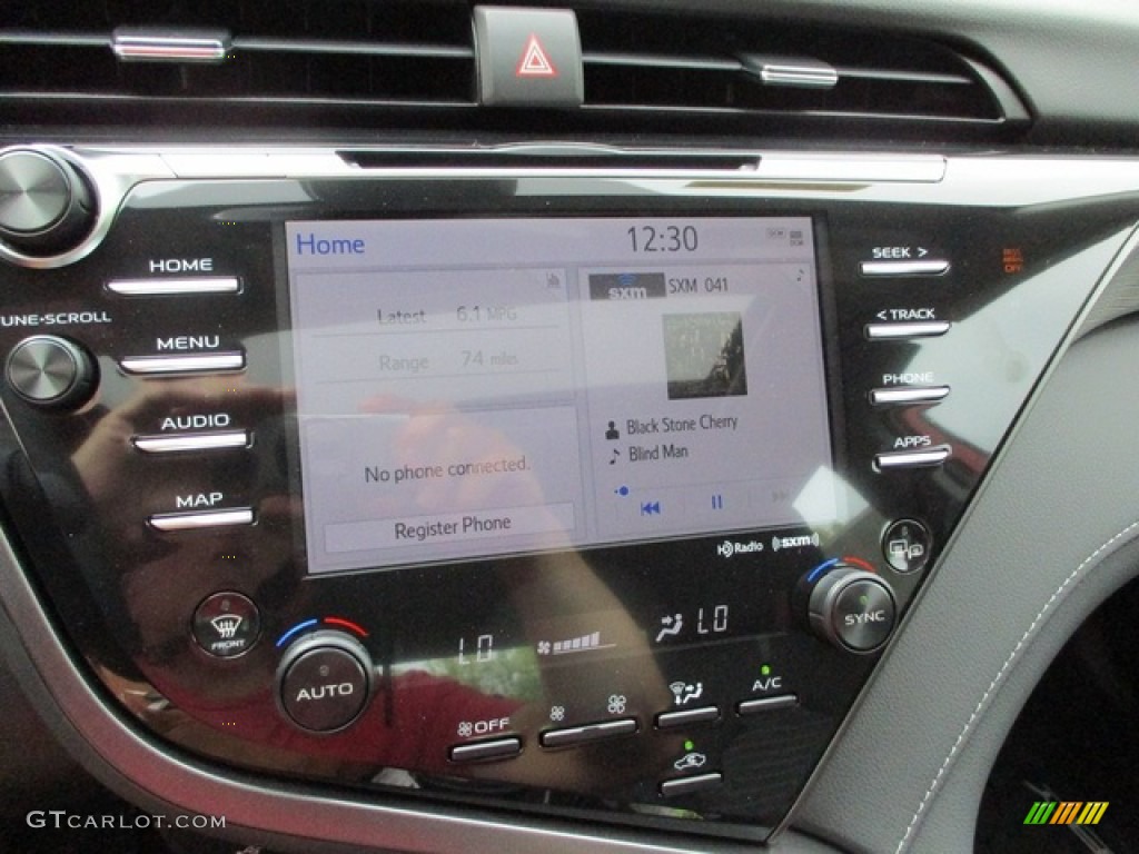 2020 Toyota Camry SE Controls Photo #135639193