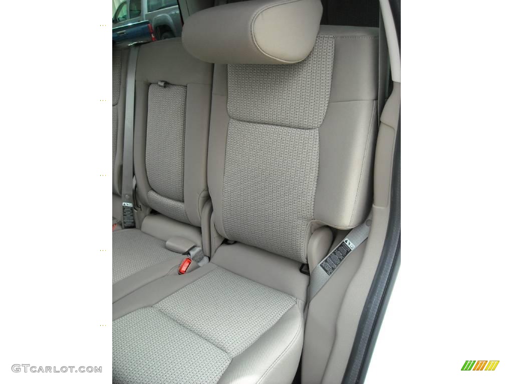 2009 Commander Sport - Stone White / Khaki photo #15