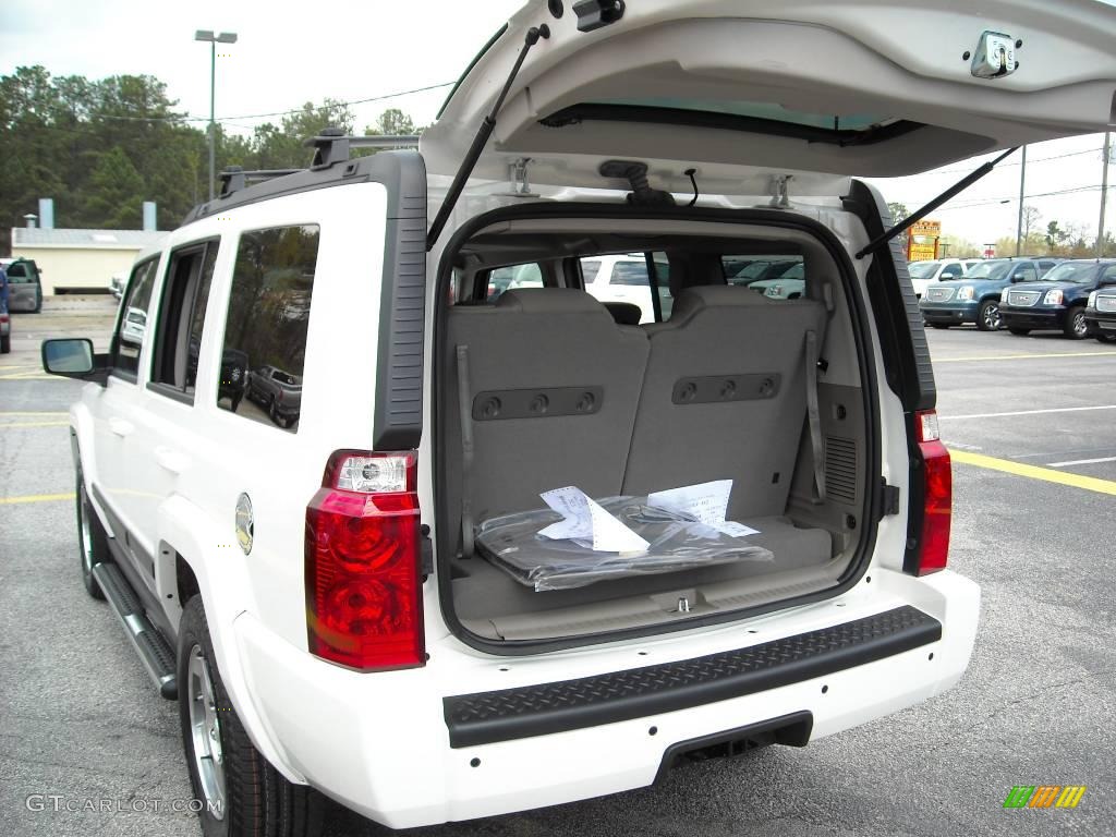 2009 Commander Sport - Stone White / Khaki photo #17