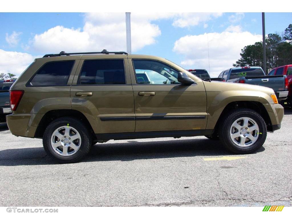 2009 Grand Cherokee Laredo - Olive Green Metallic / Medium Khaki/Dark Khaki photo #5