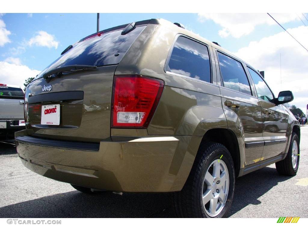 2009 Grand Cherokee Laredo - Olive Green Metallic / Medium Khaki/Dark Khaki photo #6